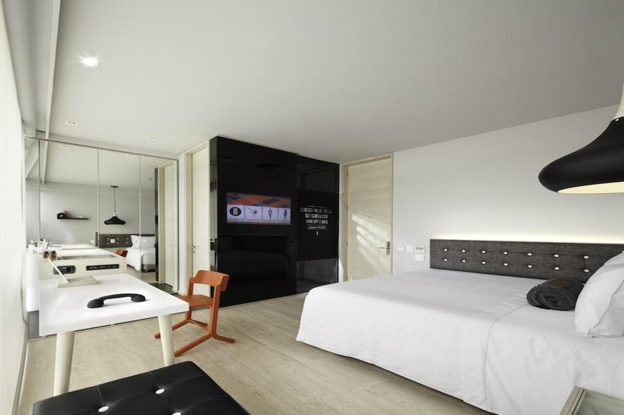 The Click Clack Hotel Bogotá Exterior foto A typical room at the hotel